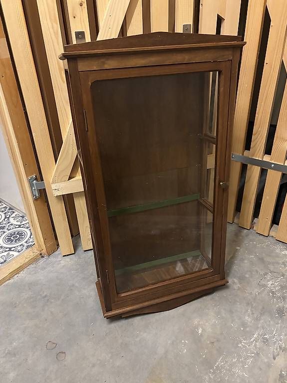 Vitrinen: Petite vitrine – Gebraucht aus Petit-Lancy von Minimaquoi
