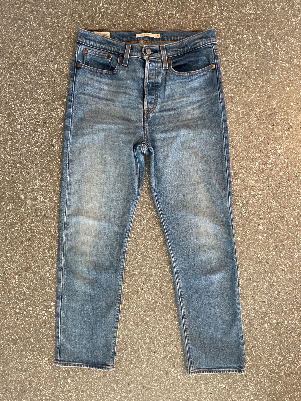 Levi's Jeans: Jeans Levi's taille 27 – D'occasion à Flanthey par henriette83 1