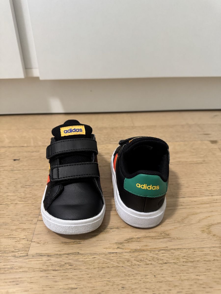 Adidas Scarpe per ragazzi: Kinderschuh Adidas Gr.22 – Usato da Bottmingen venduto da Giamonda88 1