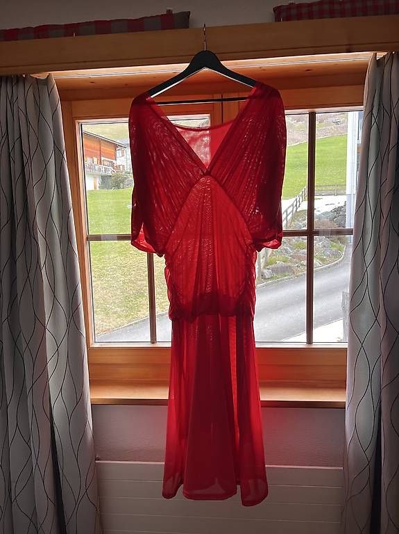 Vestiti: Kleid  – Usato da Saas im Prättigau venduto da cla_289l