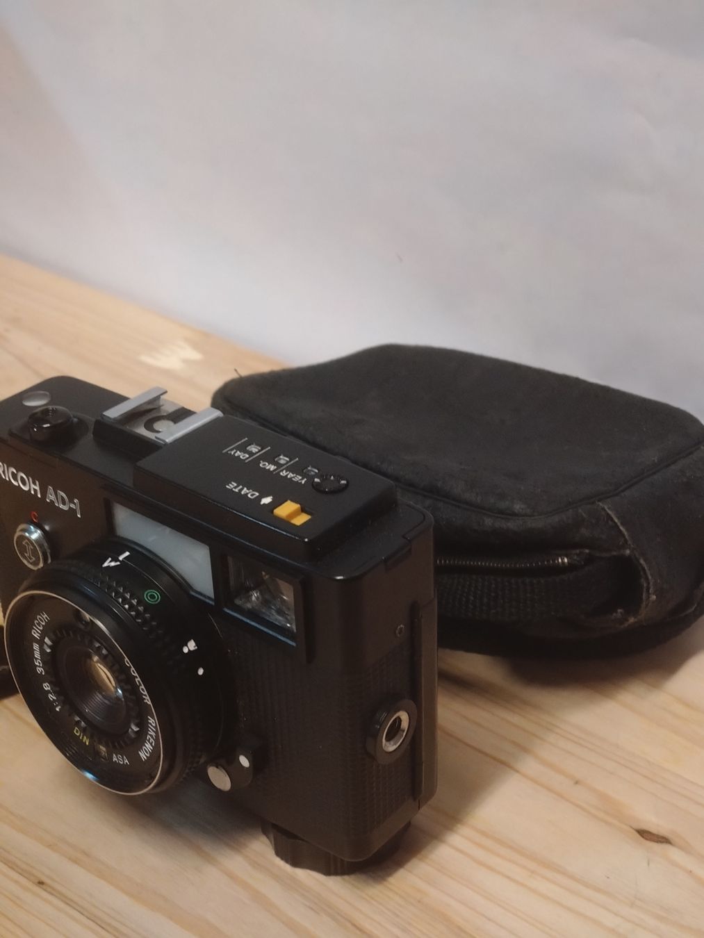 Ricoh Appareil photo: Ricoh AD-1 compact argentique 35mm - – D'occasion à Farvagny-le-Grand par LaCaverne 2