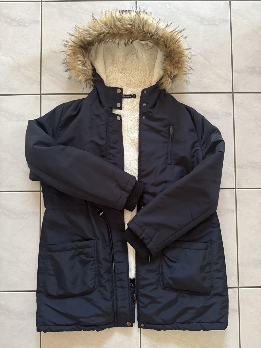 Stradivarius Jacken: Winterjacke – Neu (gemäss Beschreibung) aus Hergiswil NW von kaufe_bei_kaufmann