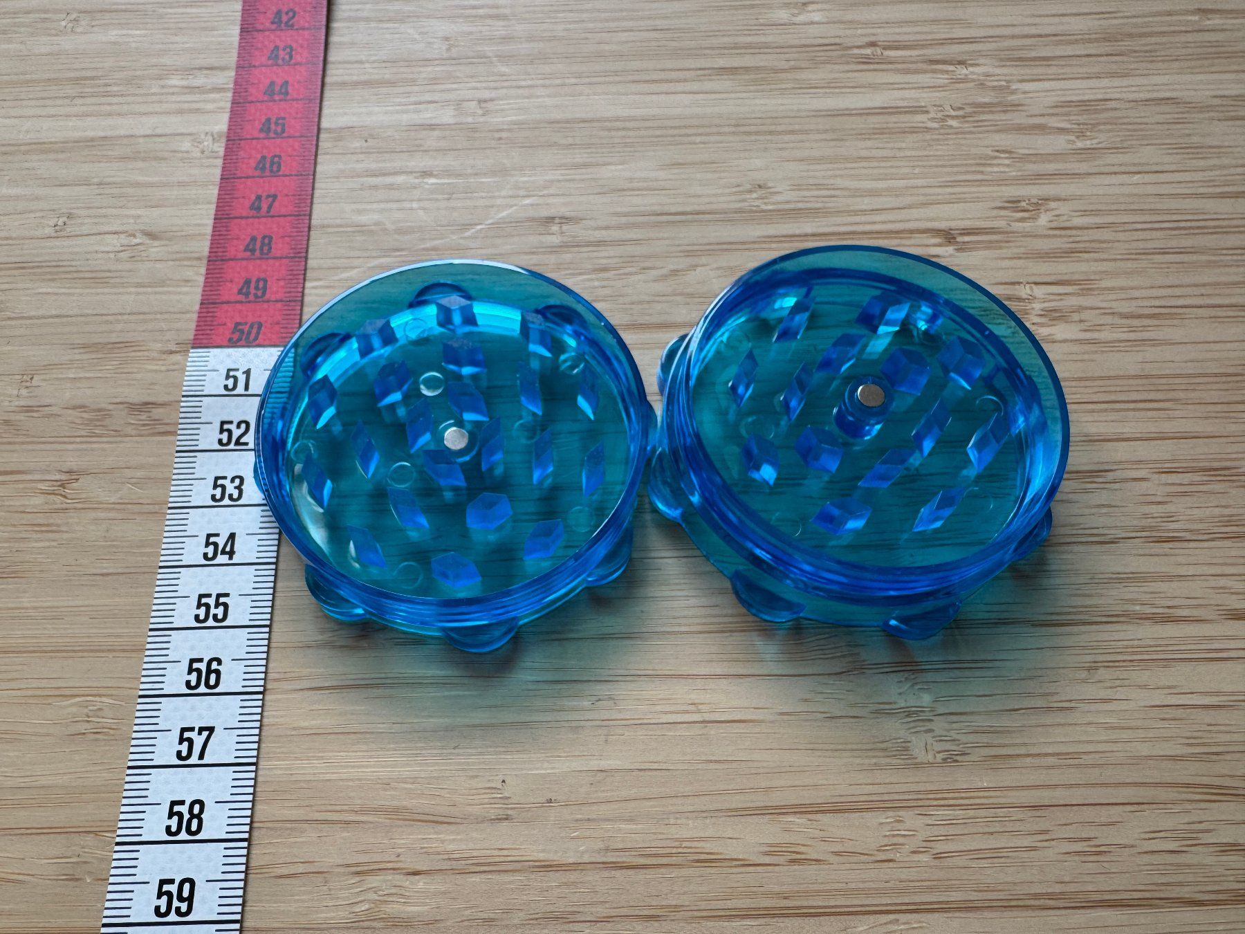 Tabacchi: blauer Grinder, Mühle, blue, transparent – Nuovo e nell'imballaggio originale da Winterthur venduto da YaV 2
