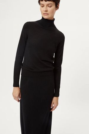 ARTKNIT The Ultrasoft Wool Relaxed Roll-Neck Black / S