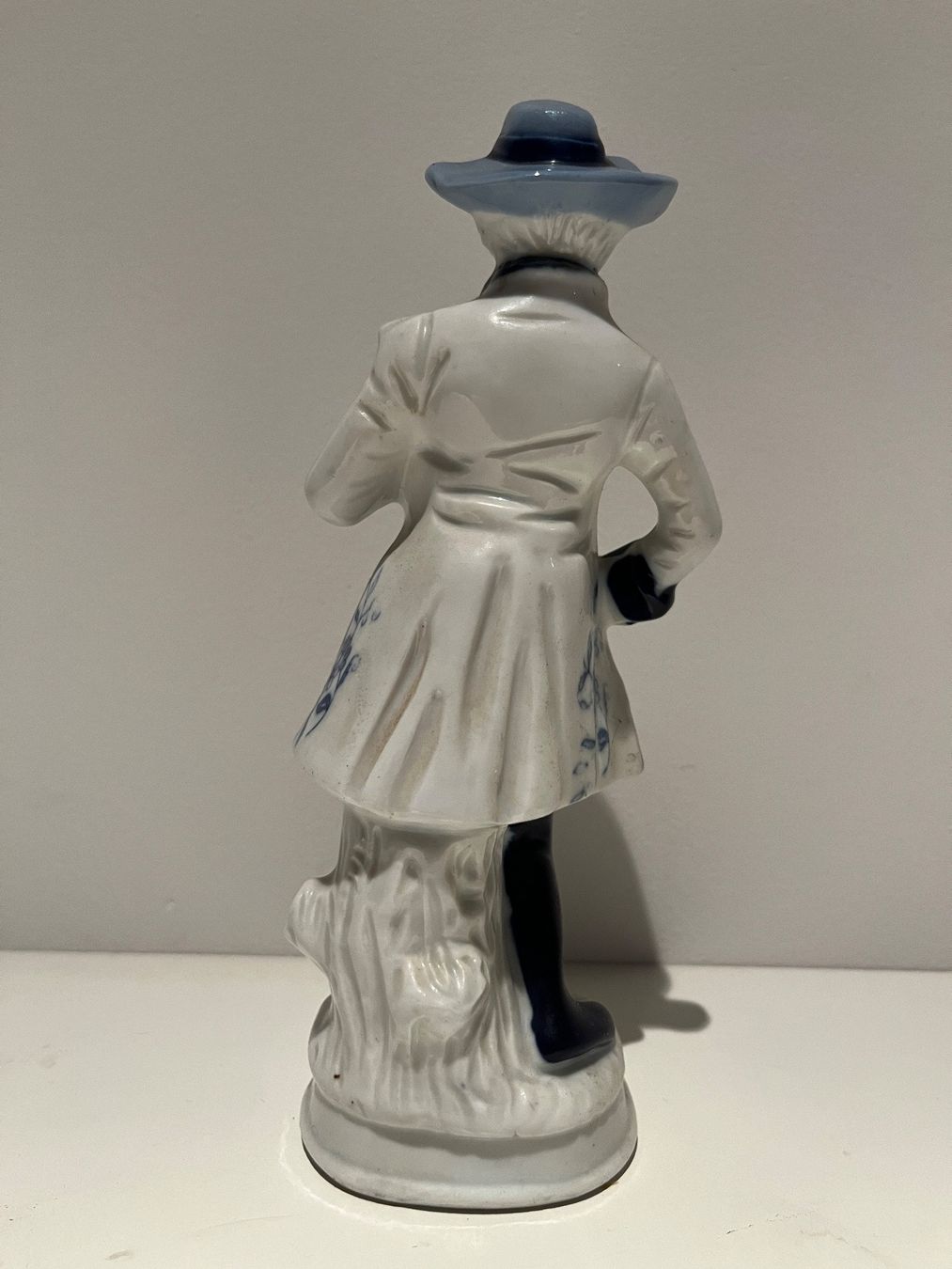 Statuette: Porzellan Figur – Usato da Heitenried venduto da Brutus2003 1