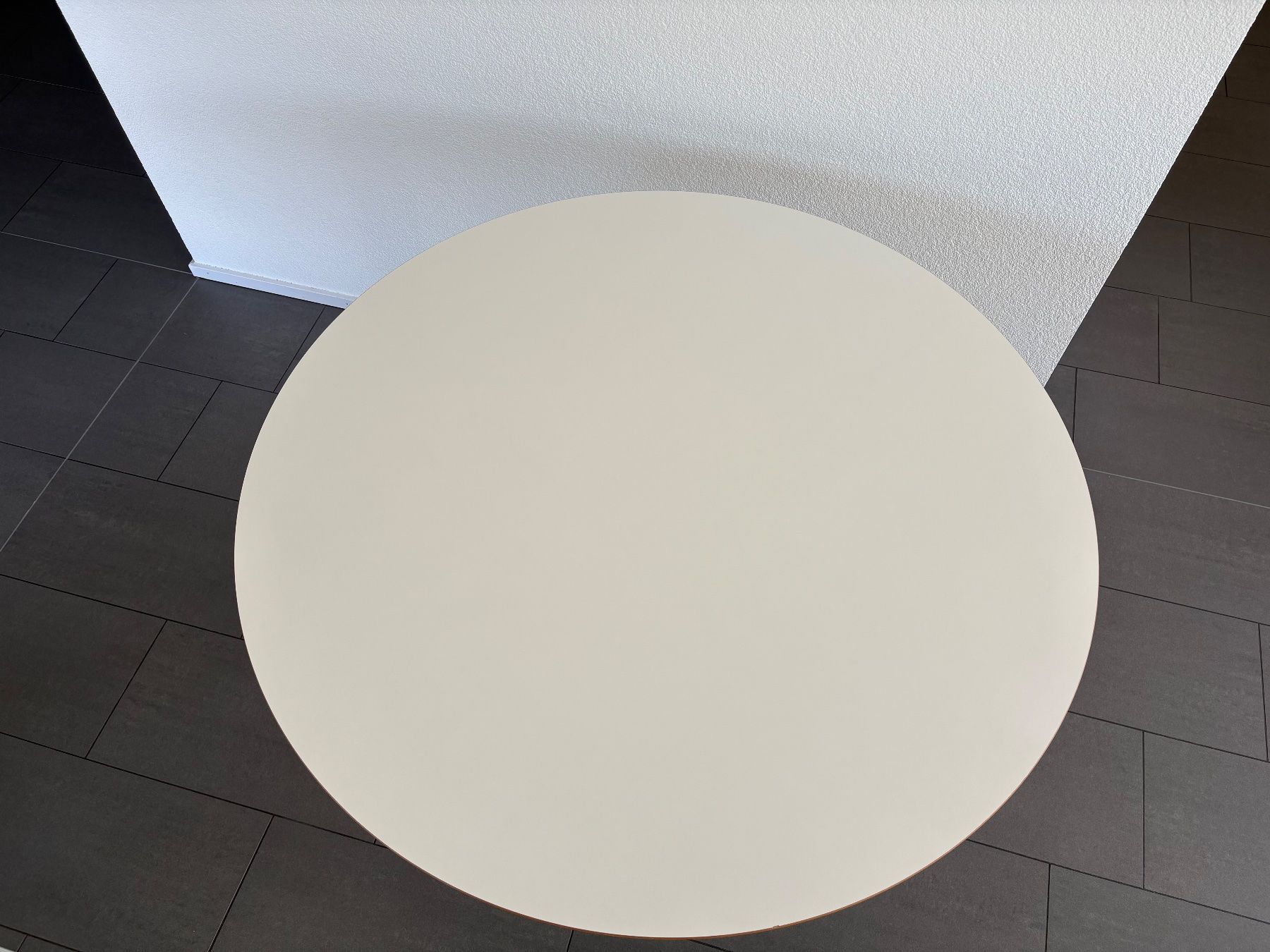 Ikea Tavoli: Runder, pflegeleichter Esstisch, weiss – Usato da Speicher venduto da salix42 3