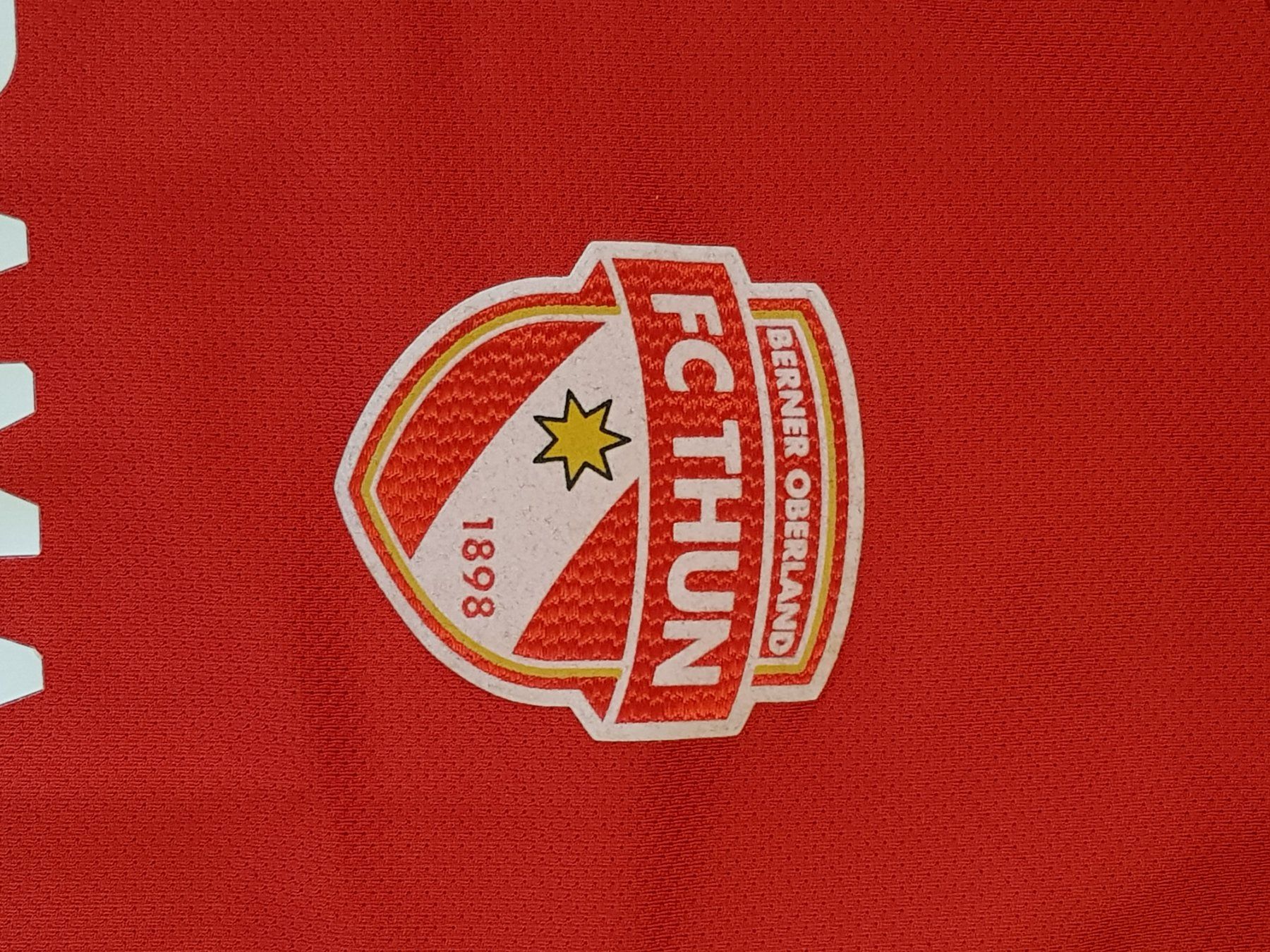 Nike Maillots de corps & Pantalons: FC Thun Macron Trikot, 2013/2014, Grosse M – D'occasion à Le Mouret par Pantini 2