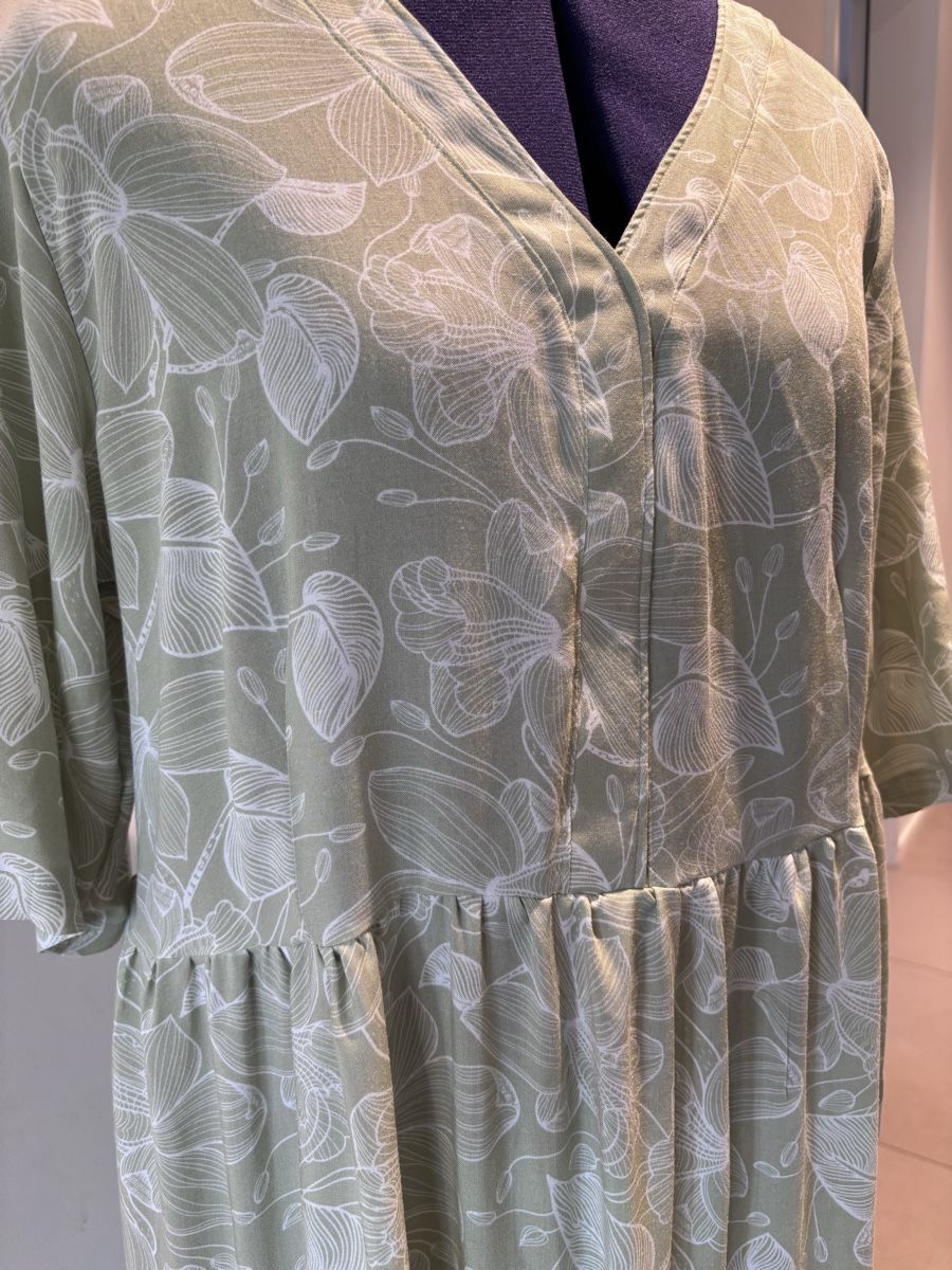 Vestiti: Langes Sommerkleid im Boho Stil Gr.44 – Nuovo (secondo la descrizione) da Menzingen venduto da gispat 1