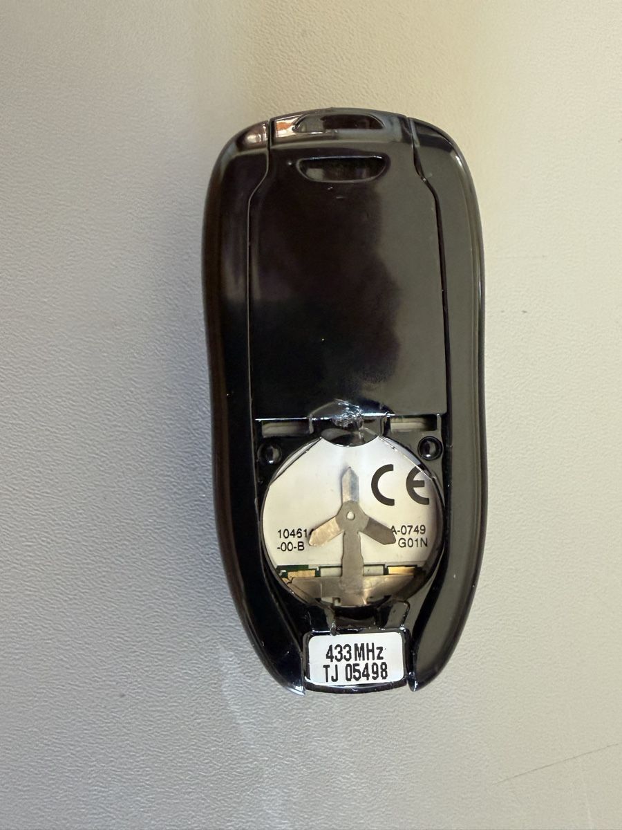 Tesla Tutti pezzi di ricambio auto: Keyfob Tesla Model S- 2017 – Usato da Zürich venduto da Willibald0 1