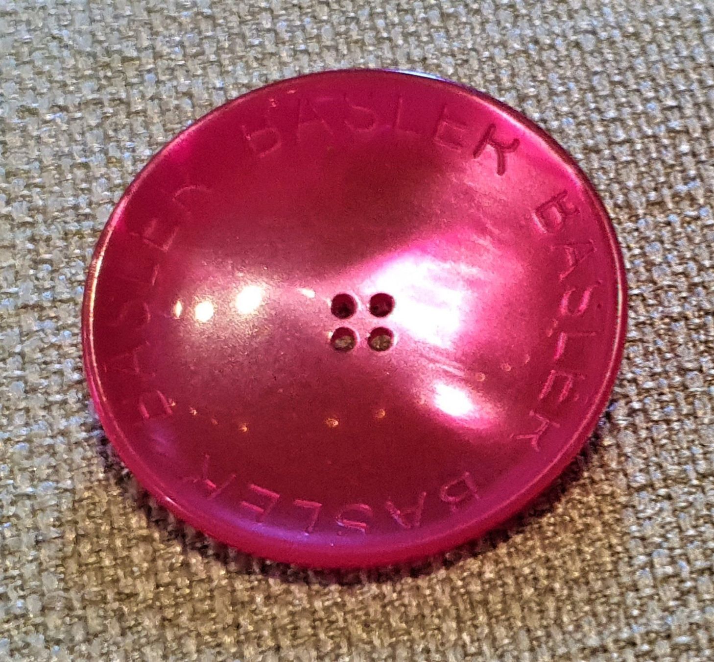 Knöpfe: F940 - Basler 1 Knopf Pink Rosa – Gebraucht aus Reinach BL von Boston-Verkauf 2