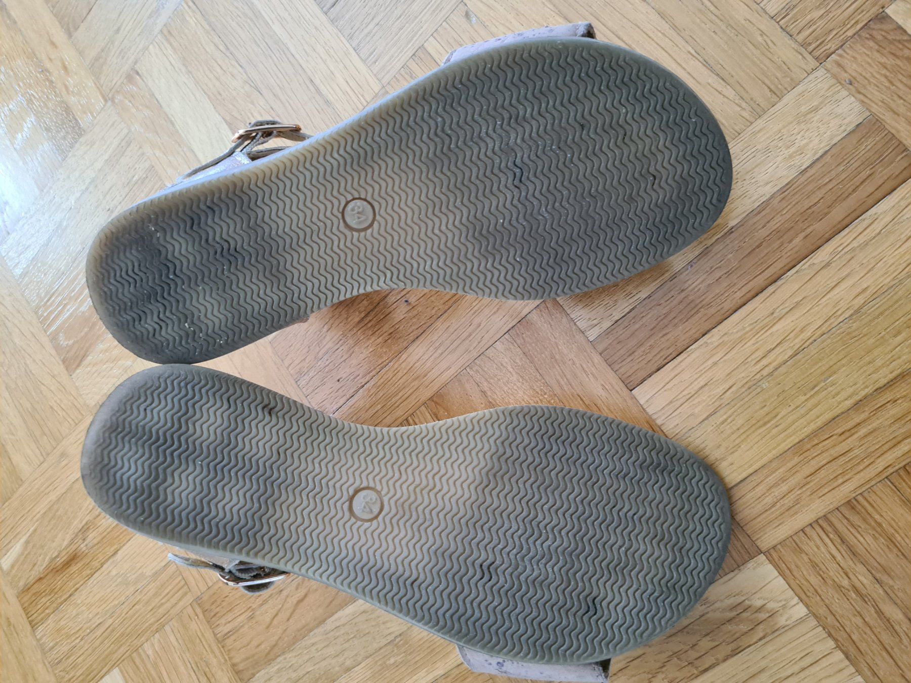 Friboo Scarpe per ragazze: Sandalen Gr. 34 – Usato da Rudolfstetten venduto da anjam81 1