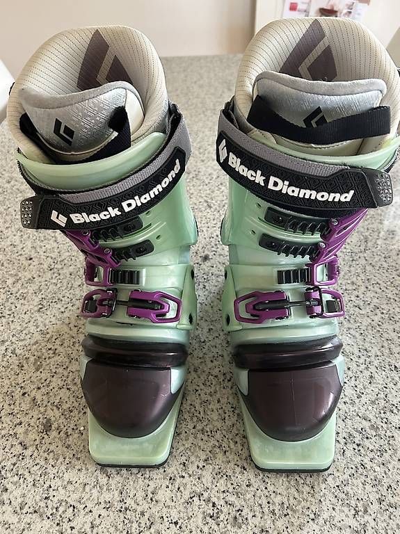 Scarpe da donna: Chaussures de Telemark dame – Usato da Leysin venduto da sil_q8tn