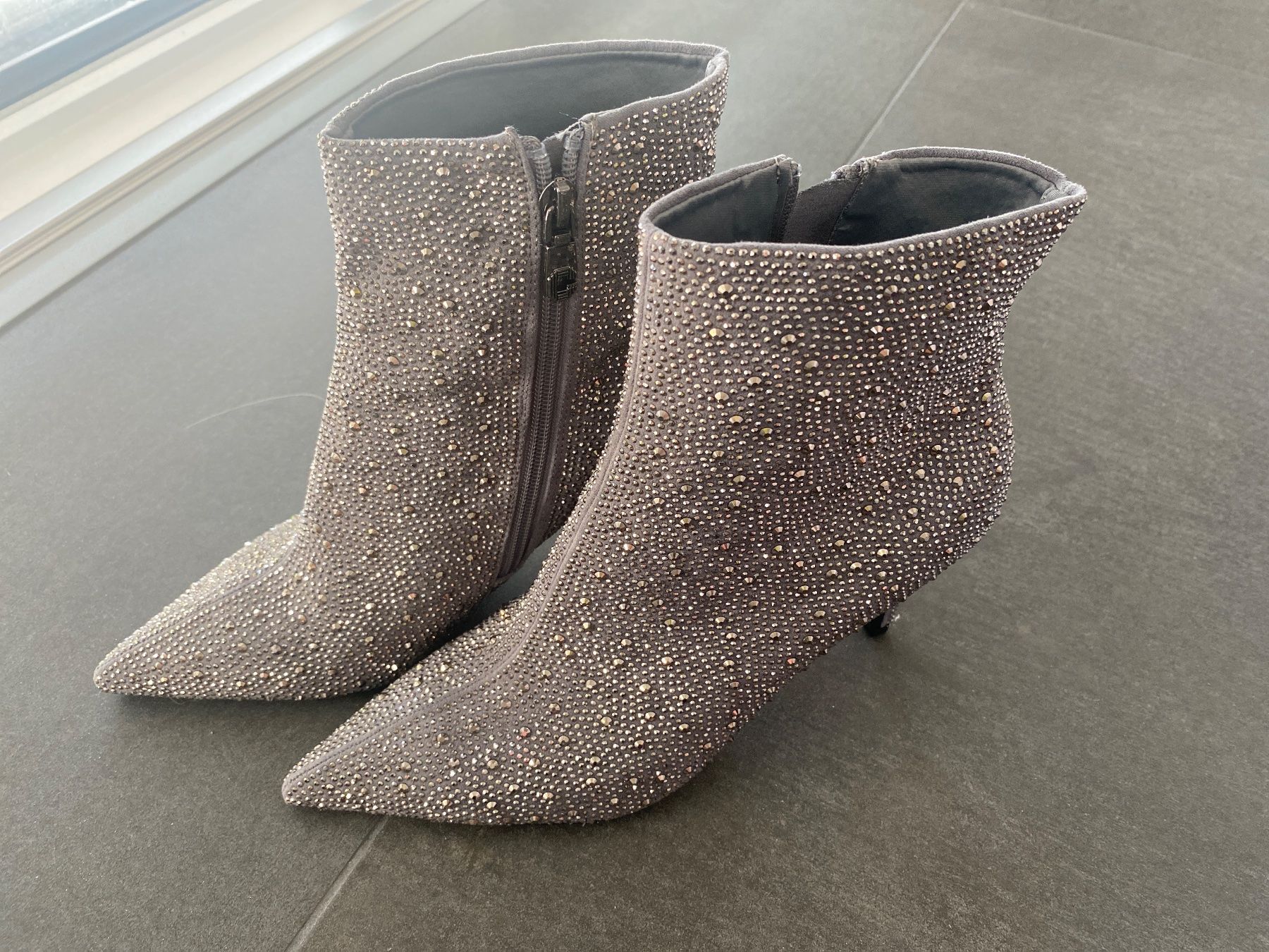Scarpe da donna: Carvela bottines strass NEUFS taille 40 – Nuovo (secondo la descrizione) da Delémont venduto da Ma_LoU.01 2