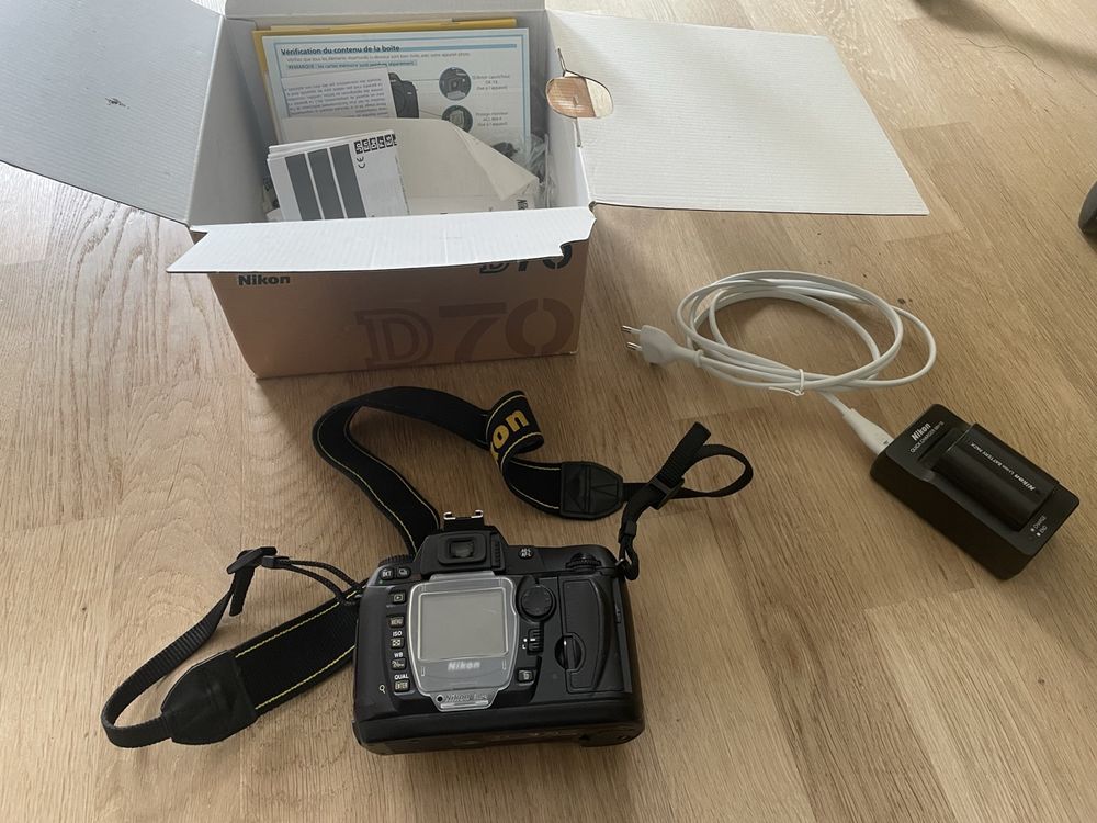 Nikon Fotocamera: Nikon D70 Digitalkamera, super Zustand – Usato da Dällikon venduto da Marcofloro