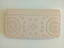 Damen Portemonnaie Beige Kunstleder Lochmuster 20x11cm Top!