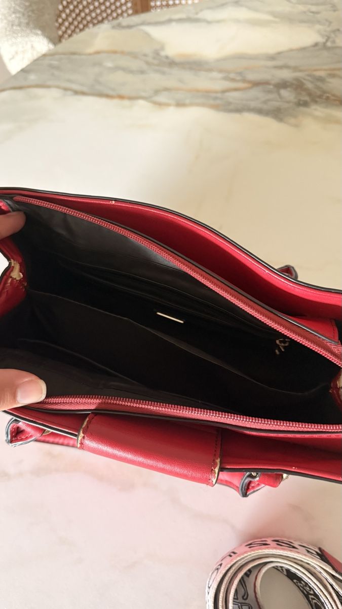 Guess Sacs femmes: Rote Guess-Tasche – D'occasion à Döttingen par SenKirman 1