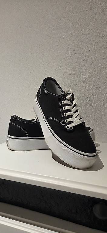 Chaussures hommes: Vans Schuhe grösse 37 – D'occasion à Chur par danielac1 1