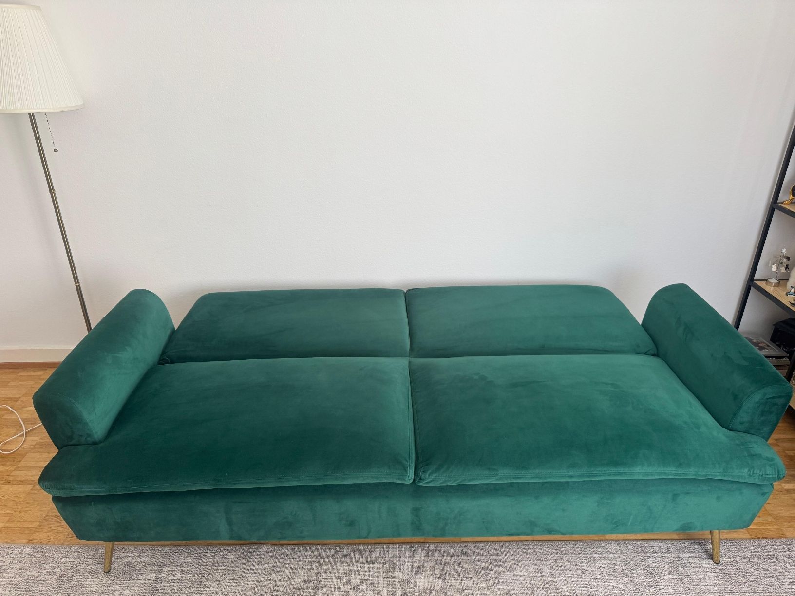 Divani: Dunkelgrünes Samtsofa mit Chaiselongue & Schlaffunktion – Ne – Usato da Zürich venduto da LuciusMalfoy 2