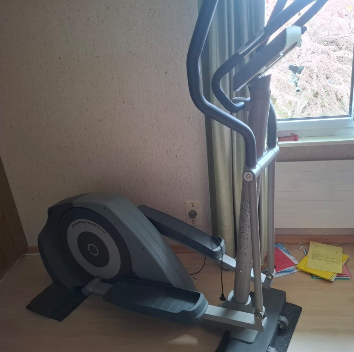 Tunturi Vélos d'appartement: Tunturi Performance Crosstrainer – D'occasion à Niederwil SO par Albatros59