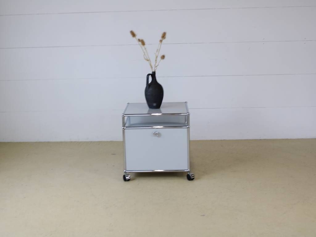 Tische: USM Möbel, Beistelltisch – Gebraucht aus Meinisberg von atelier_TILIJA 5