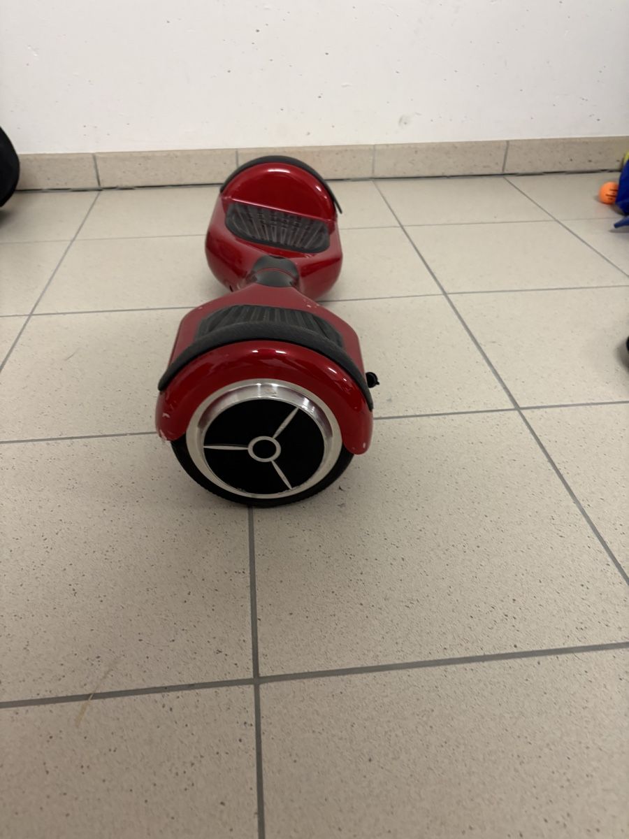 Hoverboards: Red Hoverboard Electric Scooter Used Condition – D'occasion à Küsnacht ZH par las_w8st 2