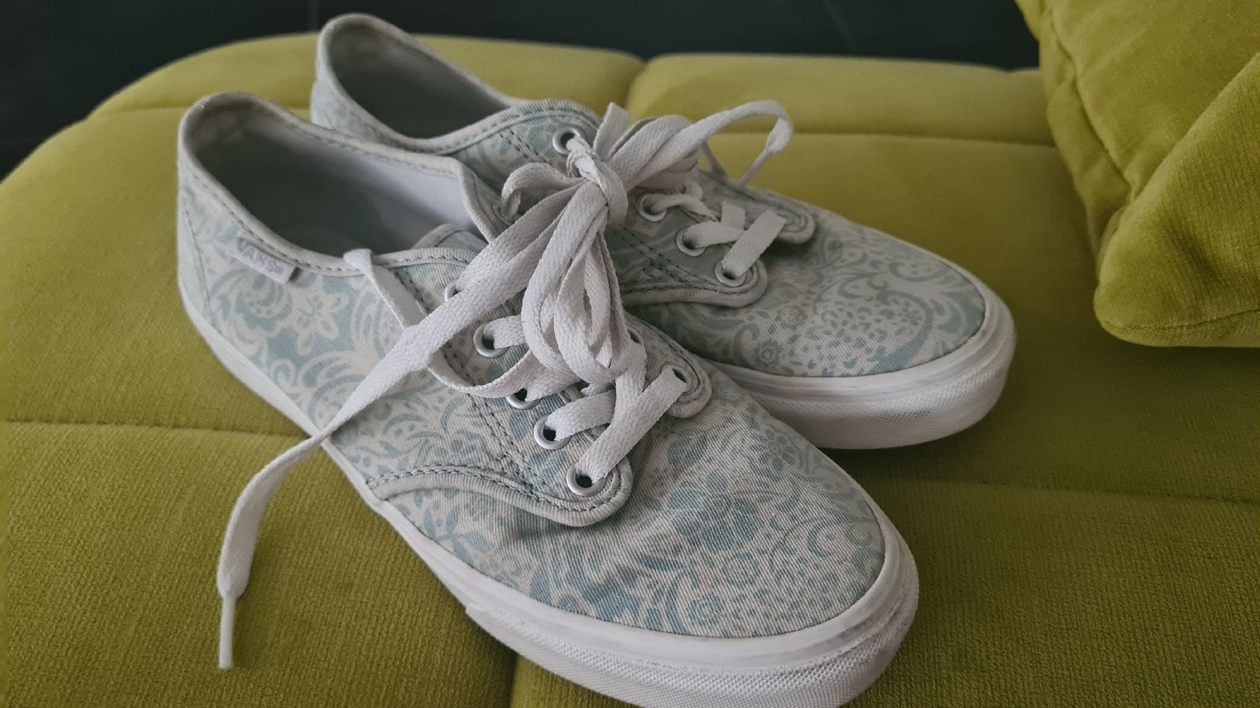 Vans Scarpe da donna: VANS Damenschuhe gr.38 – Usato da Lenzburg venduto da Rama010