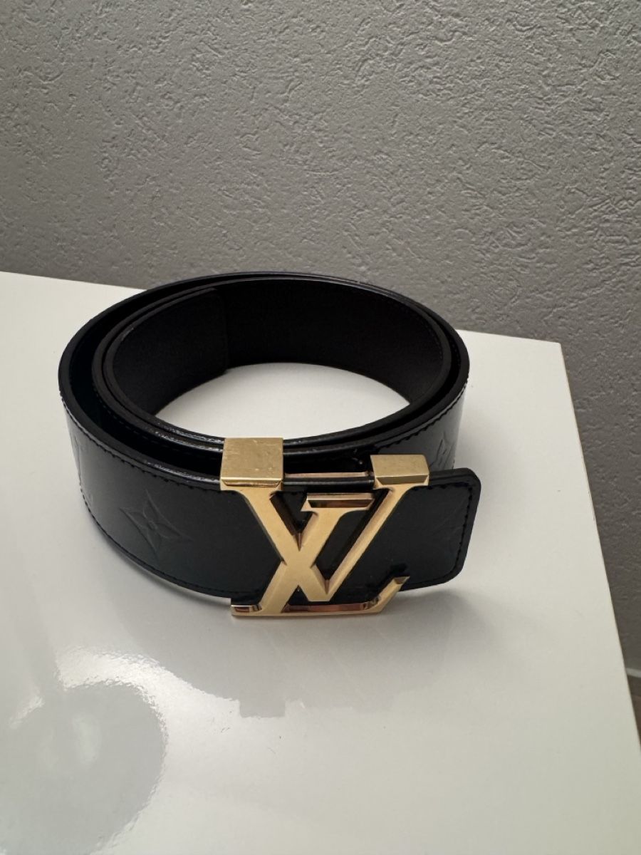 Louis Vuitton Cinture: LV Gürtel mit goldenem Monogramm-Verschluss – Usato da Othmarsingen venduto da Paucaverba