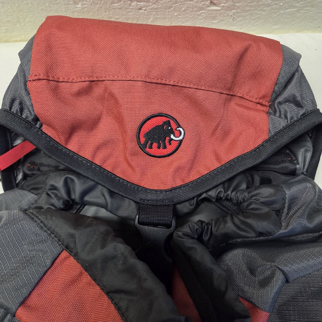 Mammut Zaini: Wanderrucksack Mammut rot schwarz.. – Usato da Stans venduto da Ducati16 5