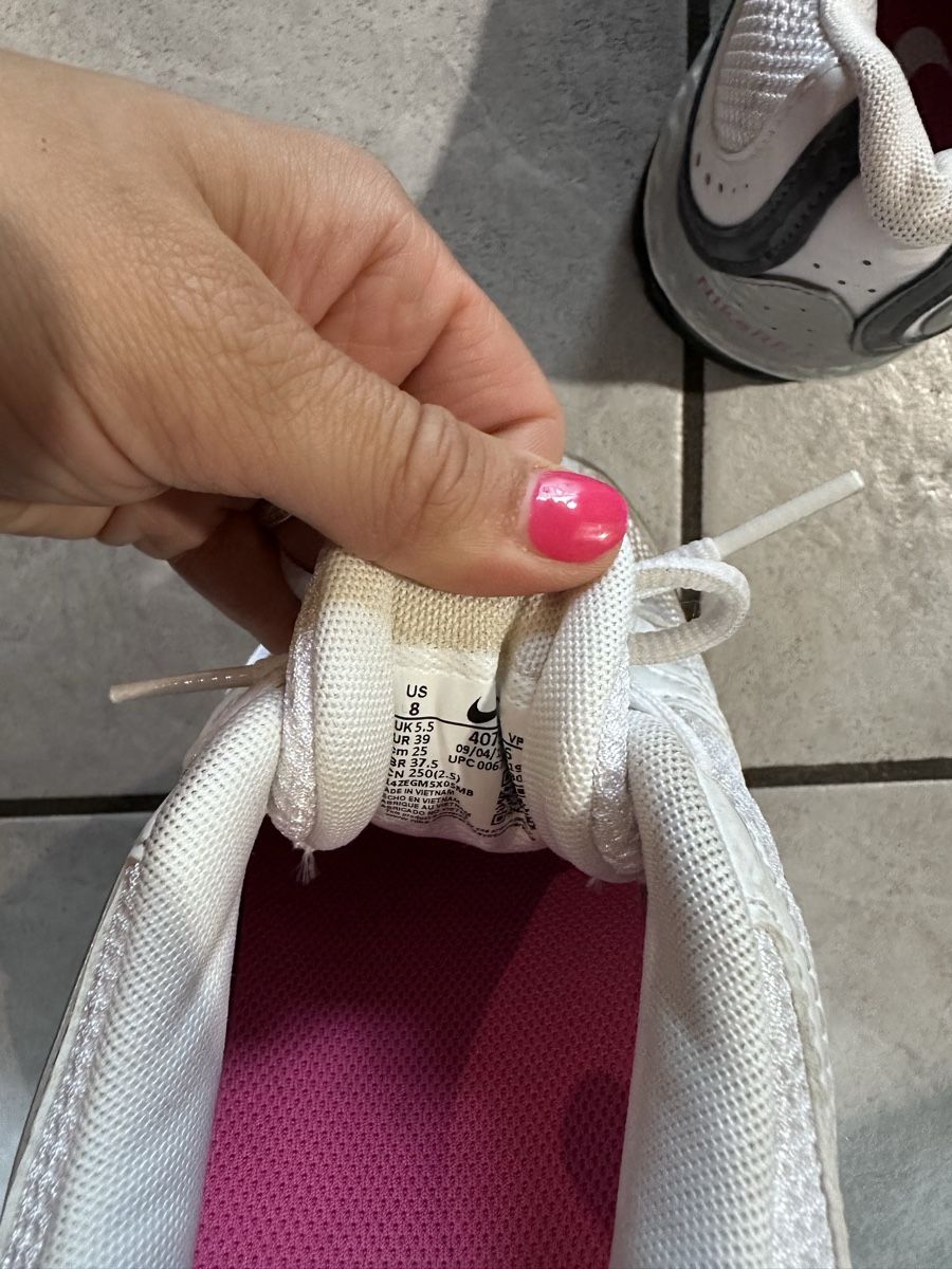 Nike Scarpe da donna: Nike Sneakers in der Grösse 39  – Nuovo (secondo la descrizione) da Jona venduto da Lulu3105 3