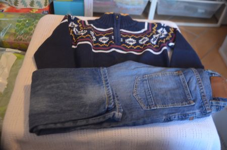 TAILLE 98/104 - JEANS + PULLOVER