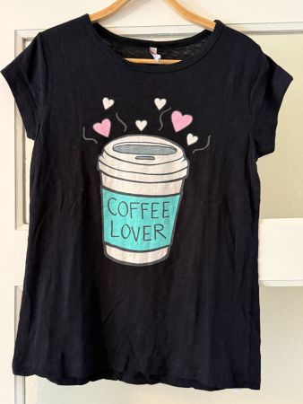 Schwarzes T-Shirt mit Kaffee-Motiv, Grösse M