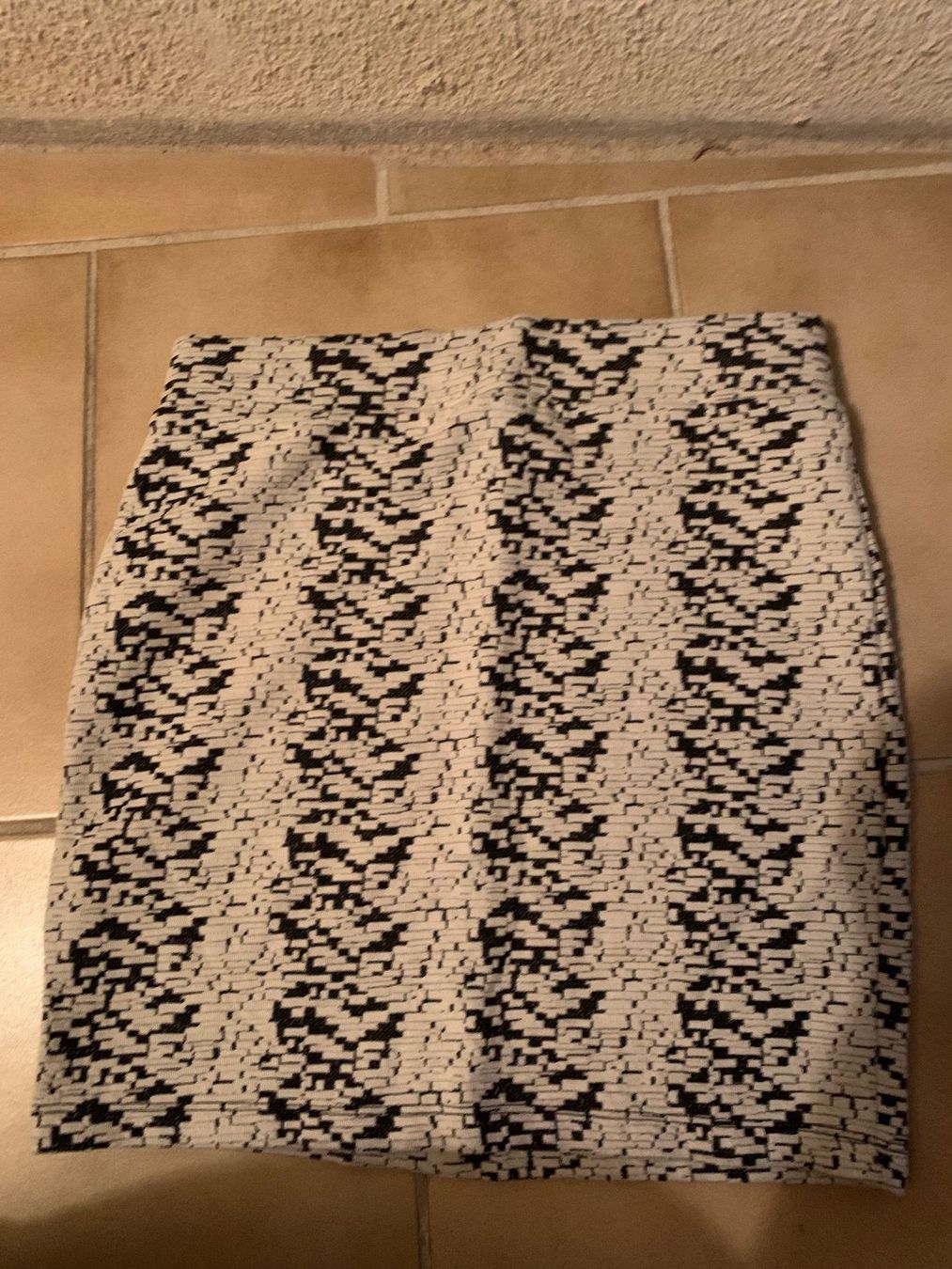 Vero Moda Gonne: Jolie jupe Vero Moda t. xs – Usato da MEYRIN venduto da Gwendo10 1