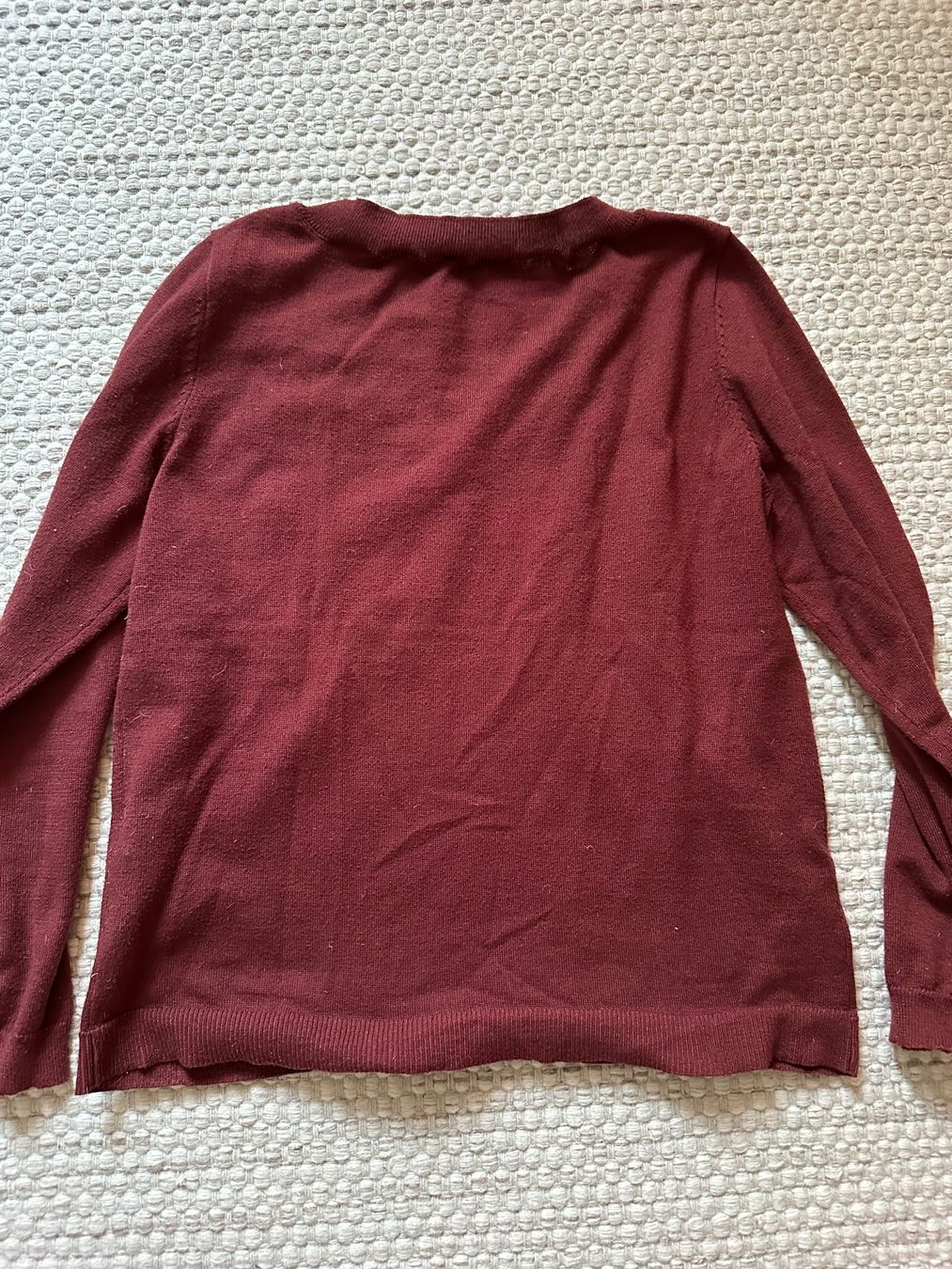 Only Pullover & Sweatshirts: ONLY Damen Strickpullover Gr. S Bordeaux – V-Ausschnitt – Gebraucht aus Bürglen TG von RebiDeals 1