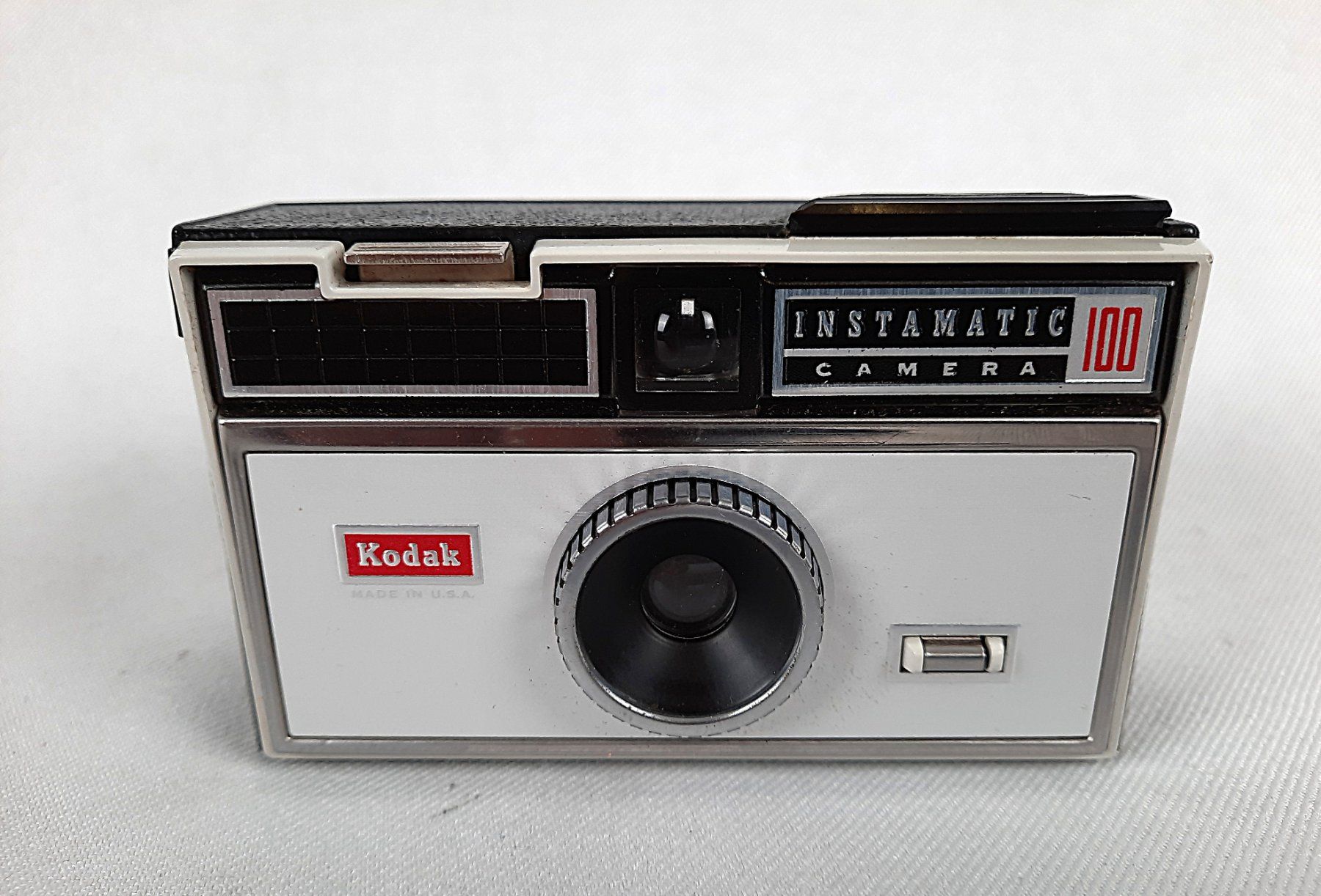 Kodak Fotocamera: KODAK INSTAMATIC 100 Camera Vintage Deko – Usato da Beinwil am See venduto da Restwert_Beinwil