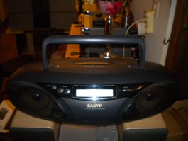 Sanyo Bomboox  FM CD Doppelkassettendeck Autoreverse