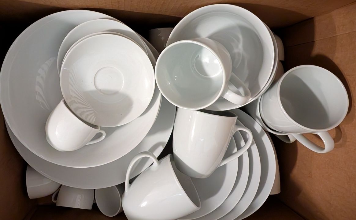 Geschirrsets: Geschirr Set Weiss Teller und Tasse  – Neu (gemäss Beschreibung) aus Lommiswil von Marcev_25 1