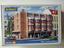 Wohn- und Geschäftshaus, Bausatz von Kibri H0, Fabrikneu