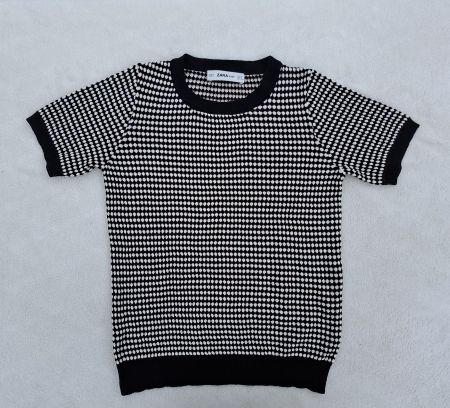 Modisches Zara Knit Shirt Grösse S schwarz/weiss