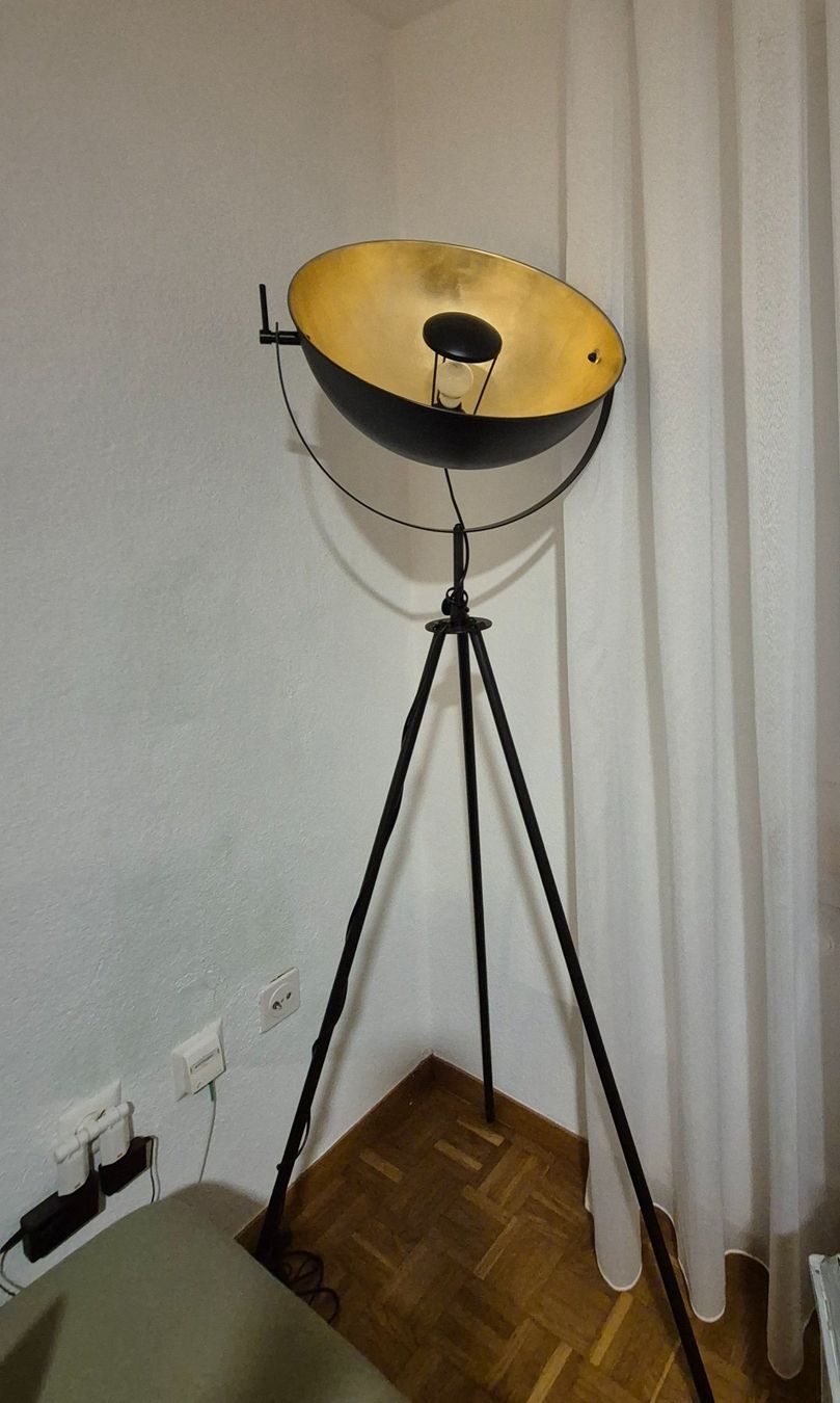 Conforama Lampade: Stehlampe – Usato da Mellingen venduto da Loewe2006