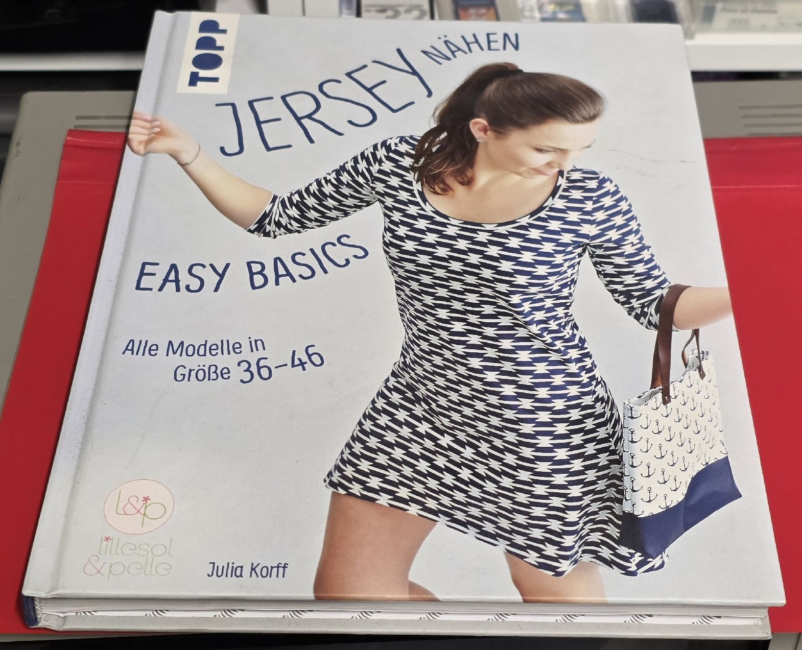 Libri: Jersey Nähen - Easy Basics - Grösse 36-46 (BUCH) – Usato da Reinach BL venduto da _MasterK_