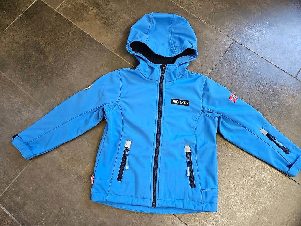 Trollkids Vestes & Manteaux: Trollkids Softshelljacke, Grösse 116 – D'occasion à Rorschacherberg par sut86 3