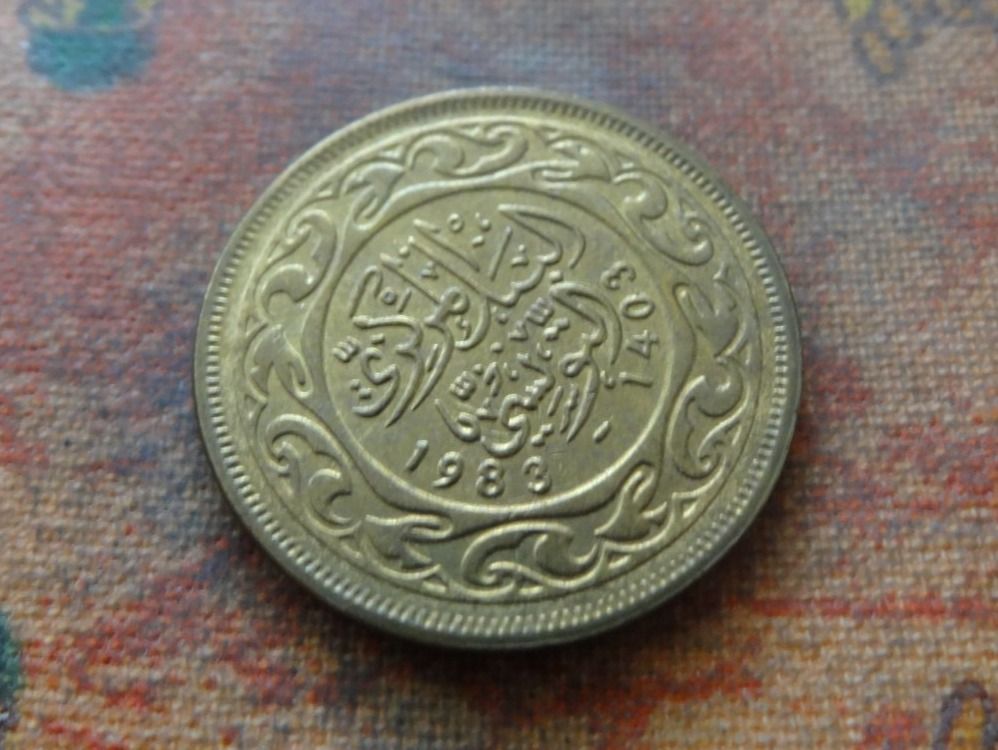 Alle Münzen: TUNISIE  20  Millim  1983  (Z) – Gebraucht aus Romanel-sur-Lausanne von Swift13 1