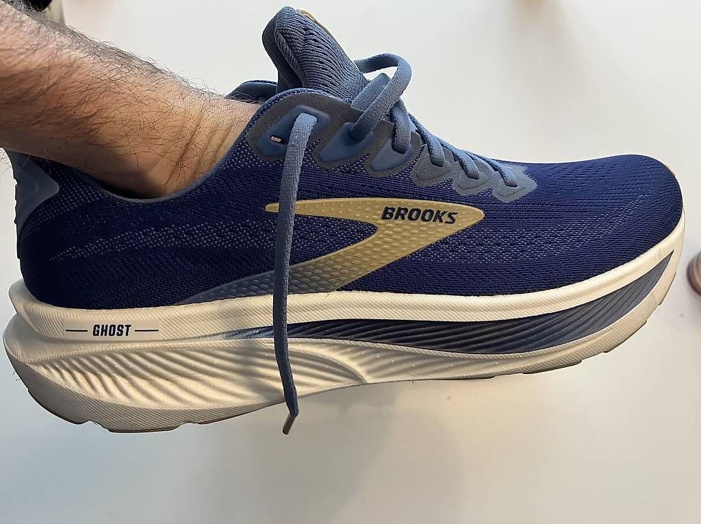 Herrenschuhe: Brooks Ghost 17 taille 45  comme neuves  80CHF – Gebraucht aus Apples von chr_df5d 2