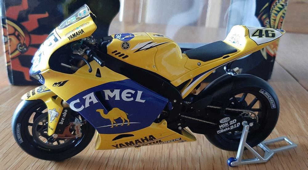 Yamaha YZR-M1 Valentino Rossi 2006 Minichamps 1:12 | Kaufen auf