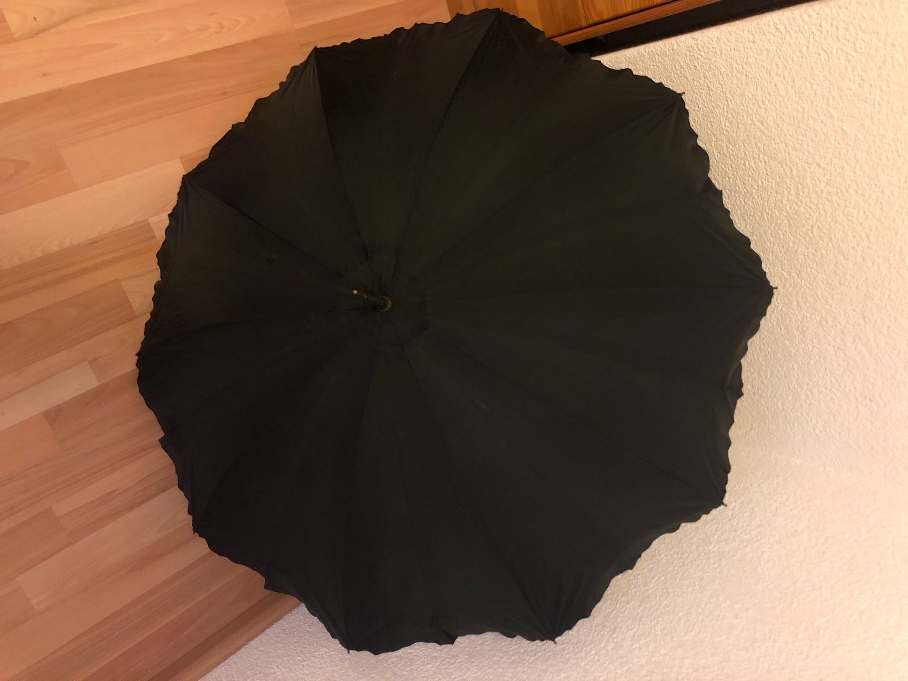 Ombrelli: Regenschirm – Usato da Schlieren venduto da Flower5