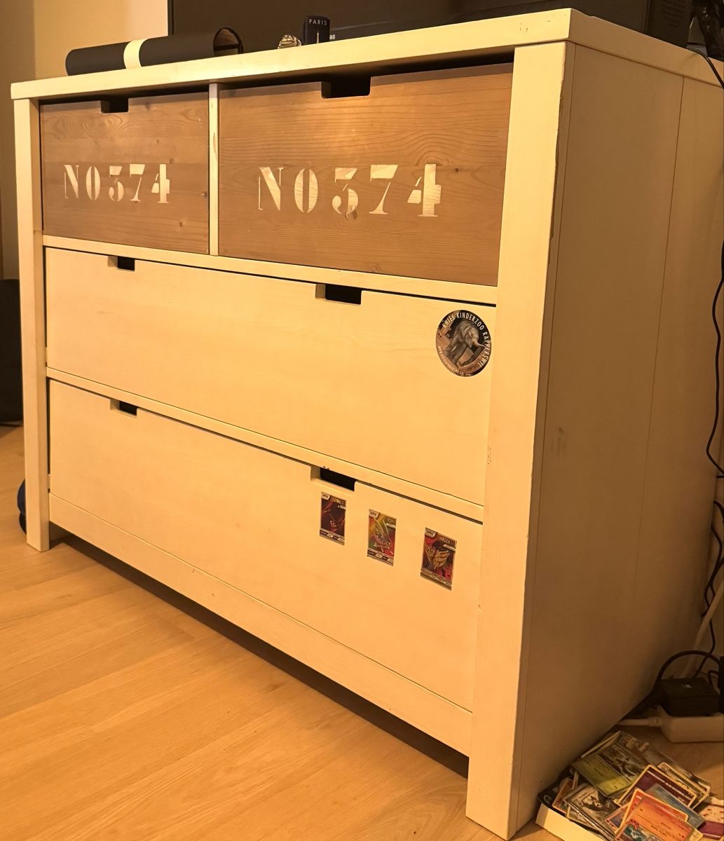 Cassettiere: Kinder Bücherregal und Kommode BOPITA / Echtholz – Usato da Zürich venduto da Shapochka
