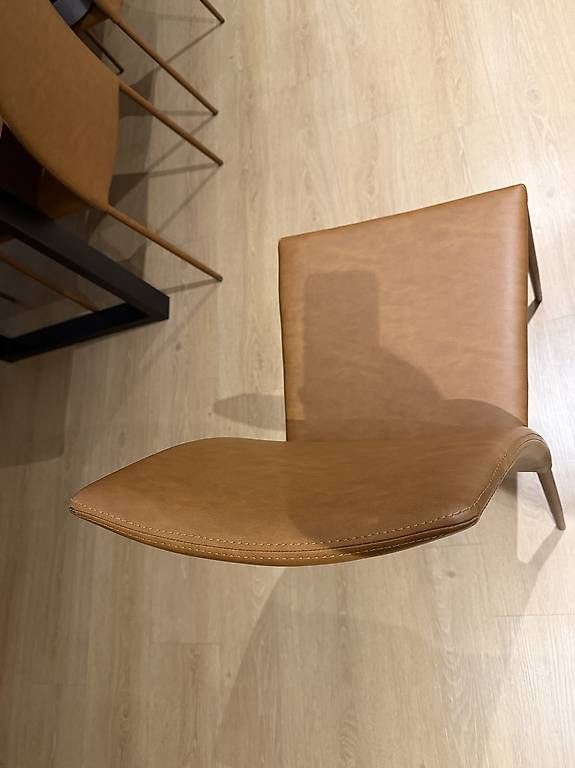 Chaises: Kunstlederstühle – D'occasion à Mettmenstetten par branimir81 1
