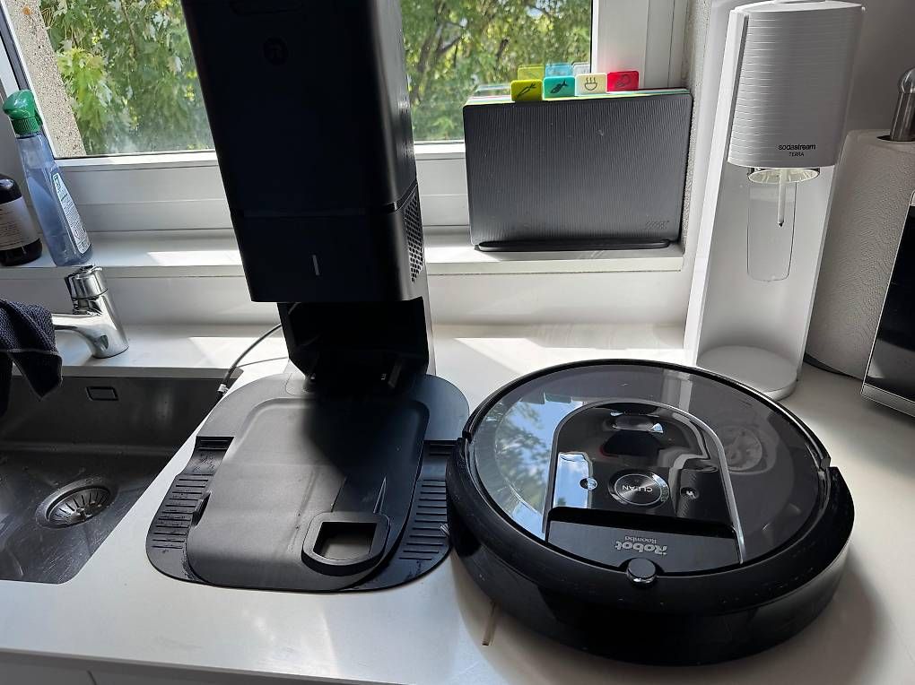 Aspirapolveri & Accessori: iRobot Roomba i7 Saugroboter mit Ladestation – Usato da Bern venduto da PatrikThaler 1