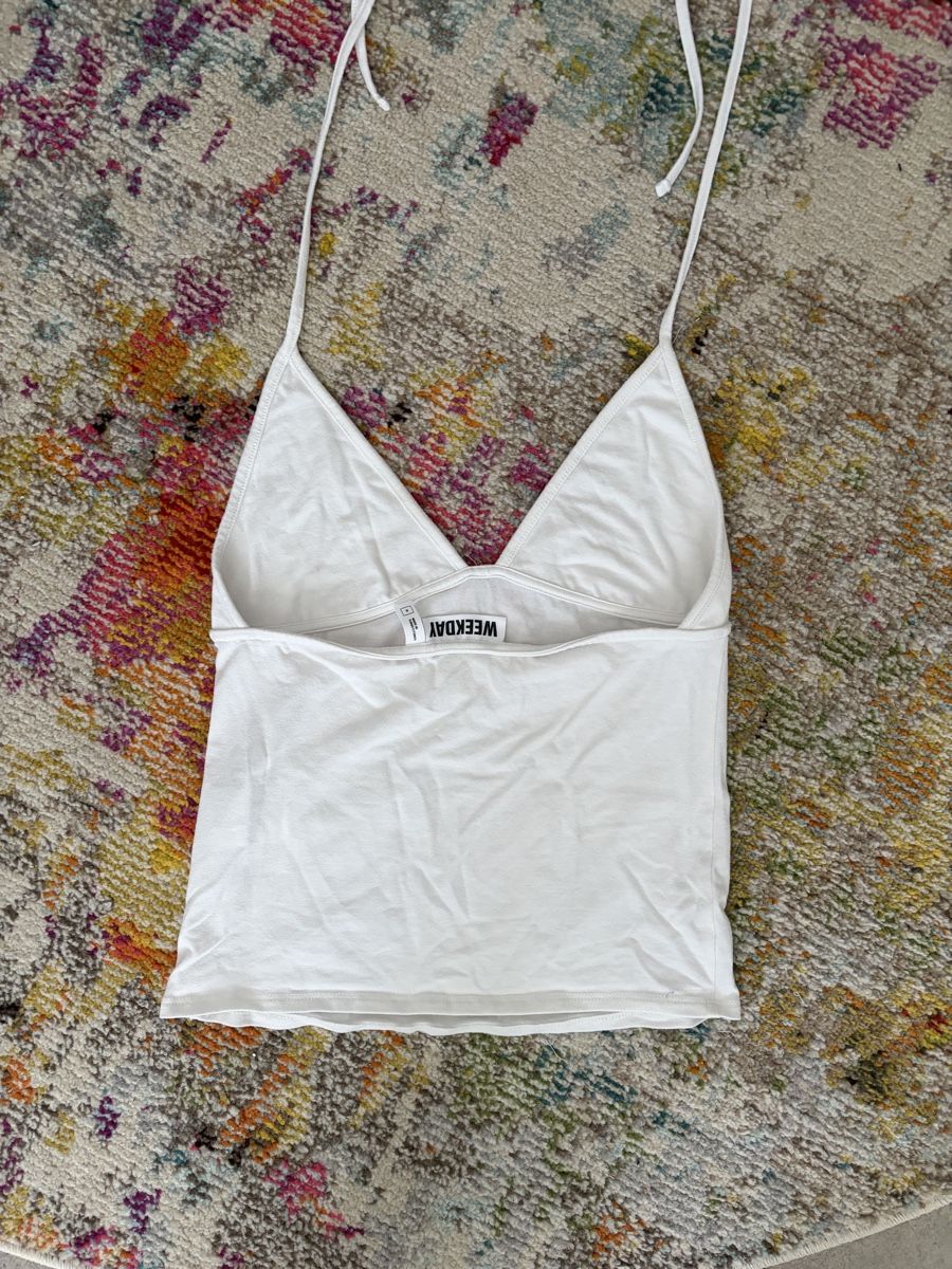 Weekday Top: Neckholder Weekday – Nuovo (secondo la descrizione) da Sevelen venduto da sarah_selina 1