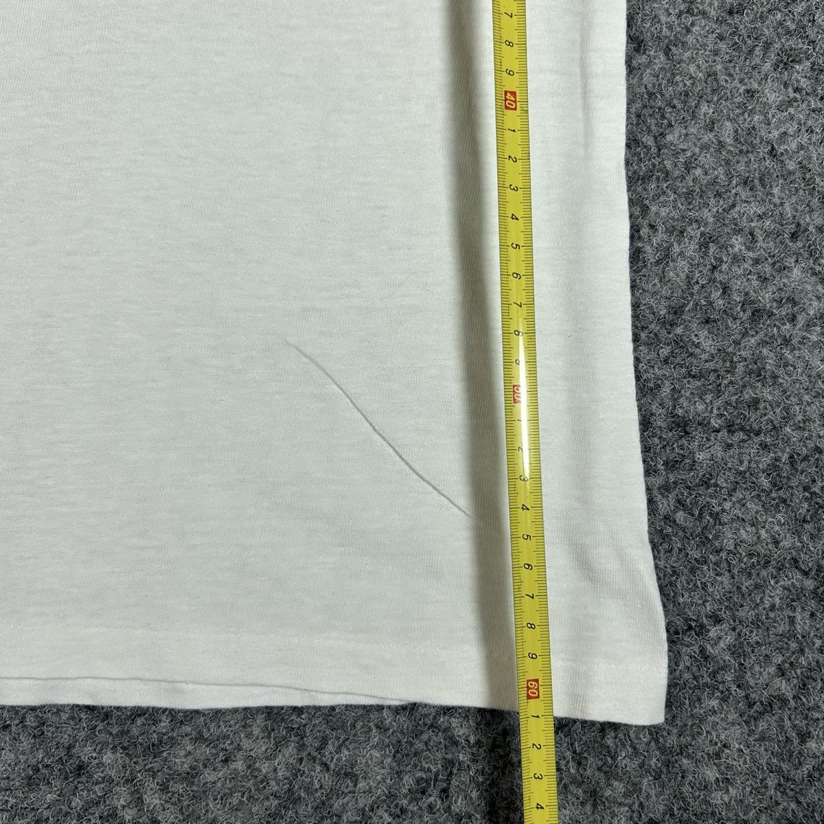 T-shirt: 1980s white shirt  – Usato da La Sagne NE venduto da Matlasape 4